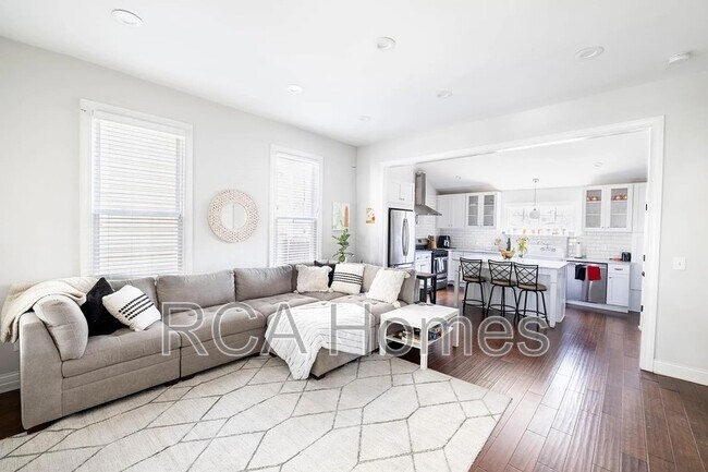 Photo - 1425 Orange St