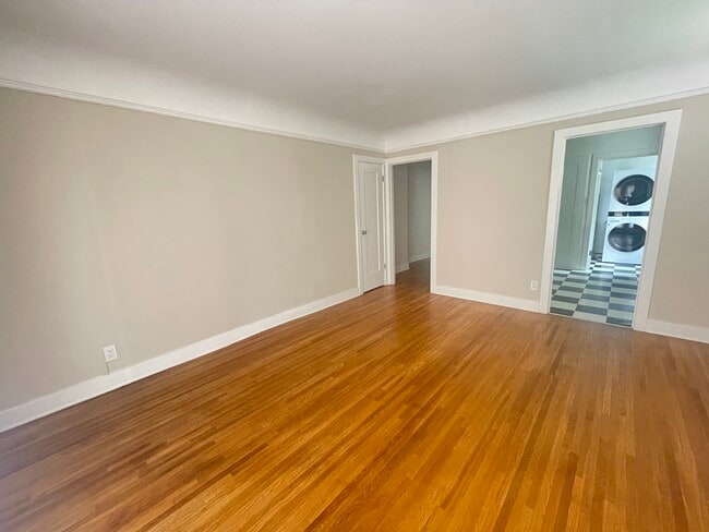 Photo - 4565 Alumni Ave