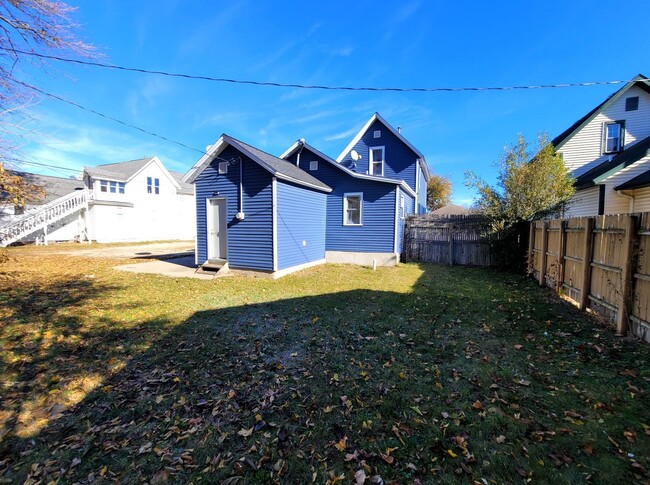 Photo - Large 3 Bedroom Southside Holland