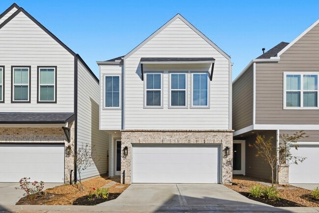 Photo - 411 Stonework Garden Ln