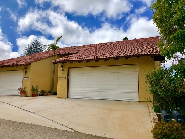Building Photo - Beautifully Updated & Remodeled Home in Bonsall, Overlooking San Luis Rey Downs Preserve!