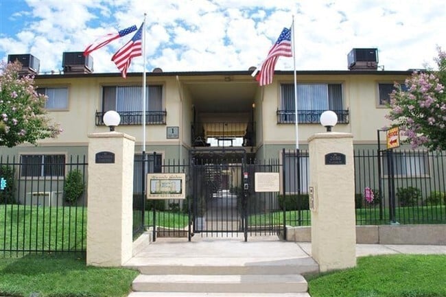 Photo - Hacienda Gardens