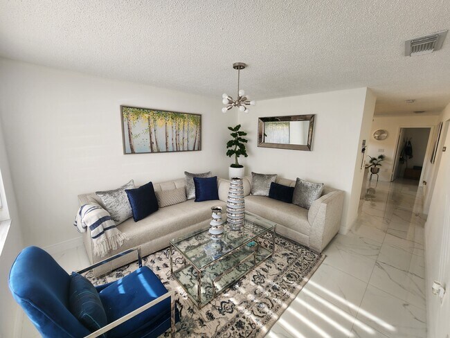 Photo - 1285 W 39th Pl