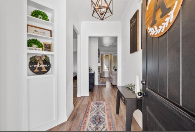 Photo - 5840 Itasca St