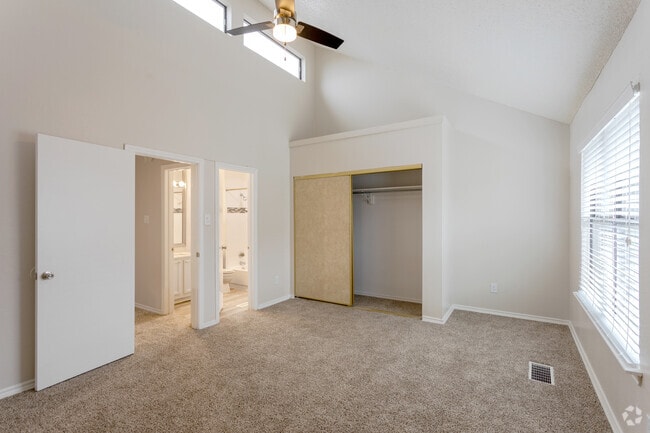 1BR,1BA - 684SF - Bedroom