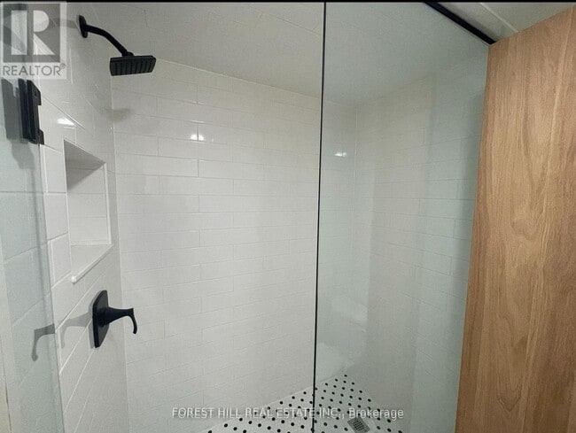 Photo - 52 Adventure Crescent