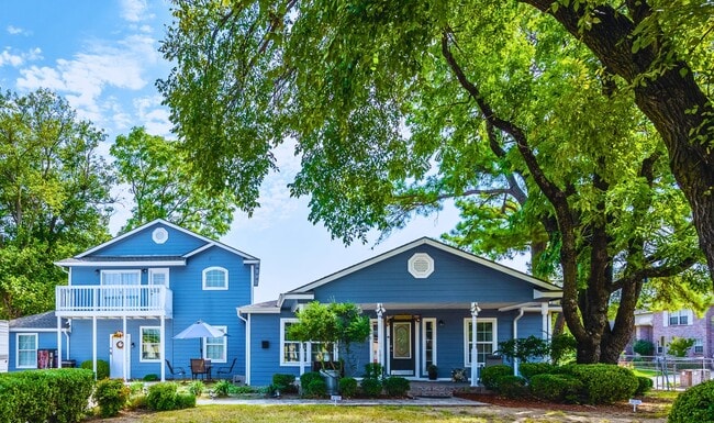 Photo - 1012 Hilltop Dr