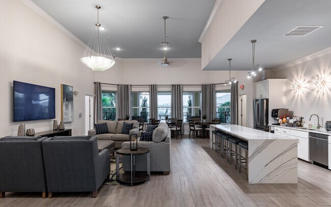 The Oaks on the Lake Upscale 55+ Apartments