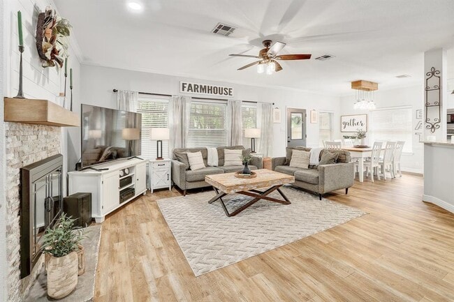 3019 Plantation Dr