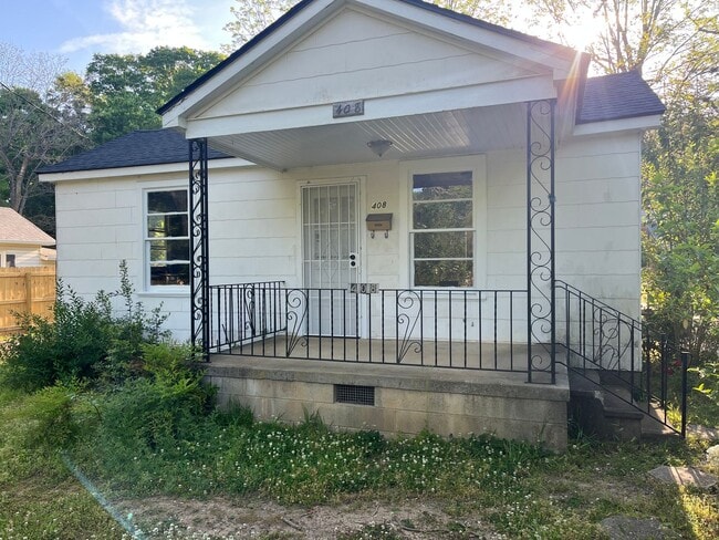 Building Photo - 2 Bed 1 Bath House