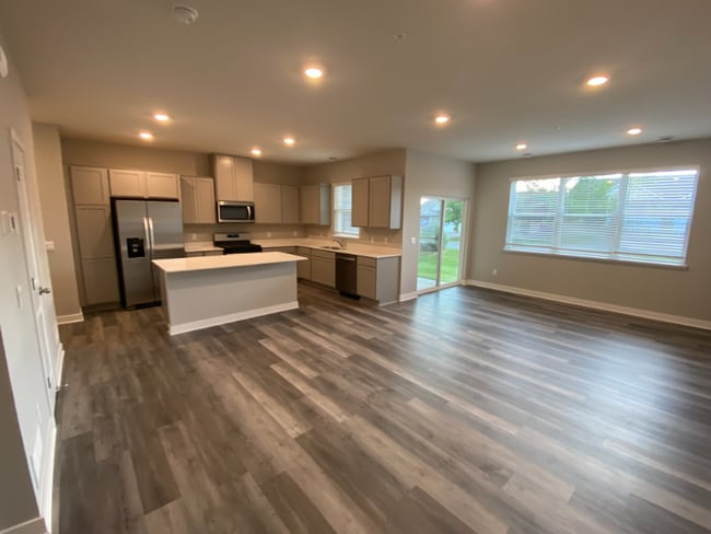 Photo - 17079 Dysart Pl