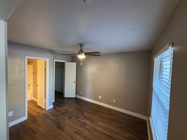 Photo - 1400 Clarewood Dr Unit b1