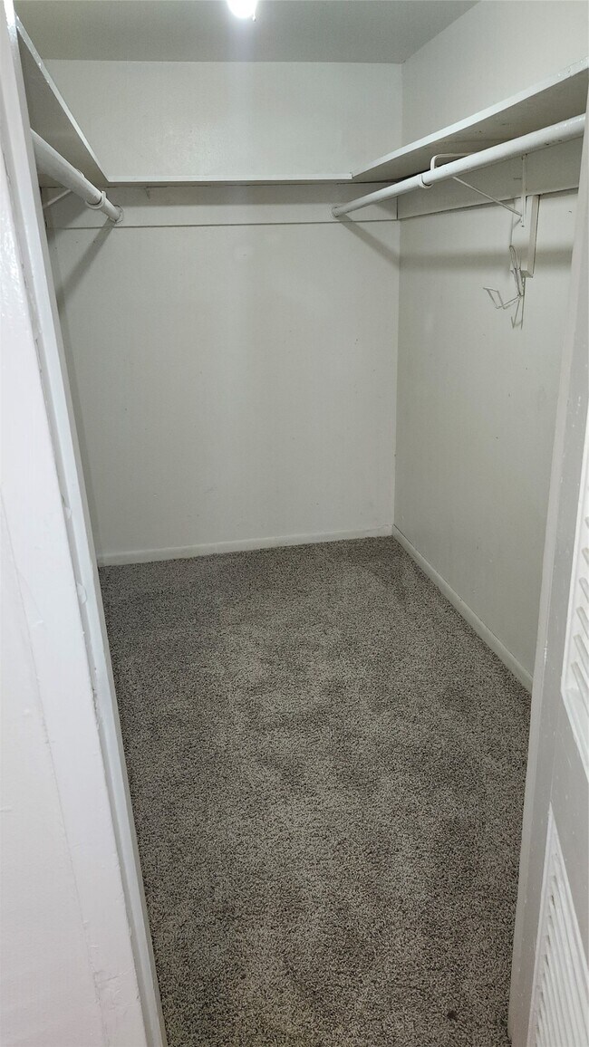 Photo - 105 Avondale St Unit 16