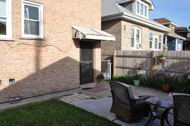 Photo - 2720 N Menard Ave Unit 2