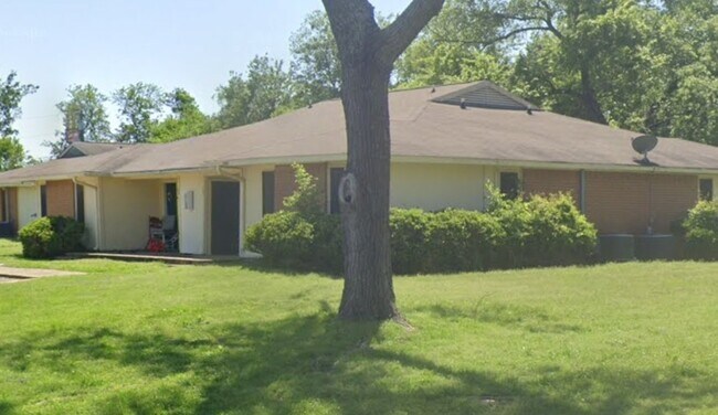 Photo - 920 E Sumpter St