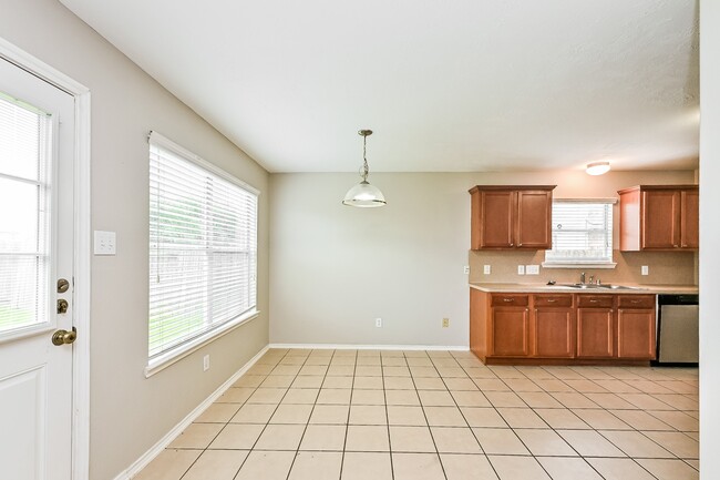 Photo - 4435 Sprangletop Ave