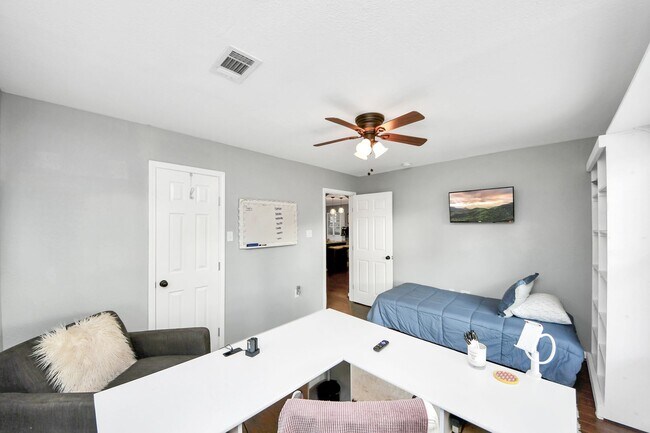 Photo - 3 BR 2 BA Soluna Cottage