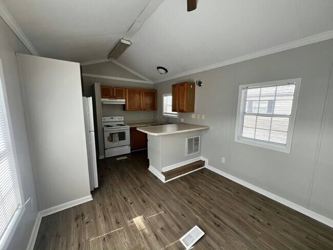 Photo - 1113 Chicago Bulls St