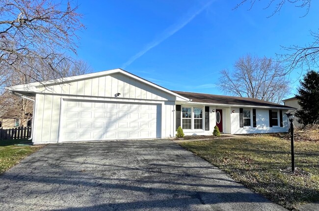 Building Photo - 3 Bedroom Home in Fishers with Bonus Room!