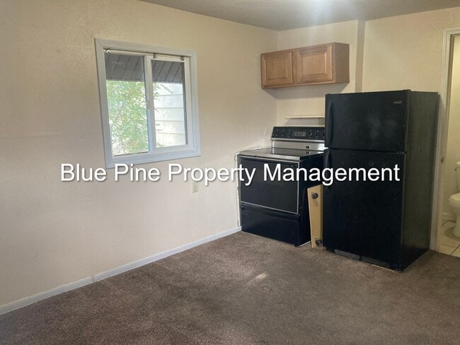 Photo - 440 Walnut St Unit 9