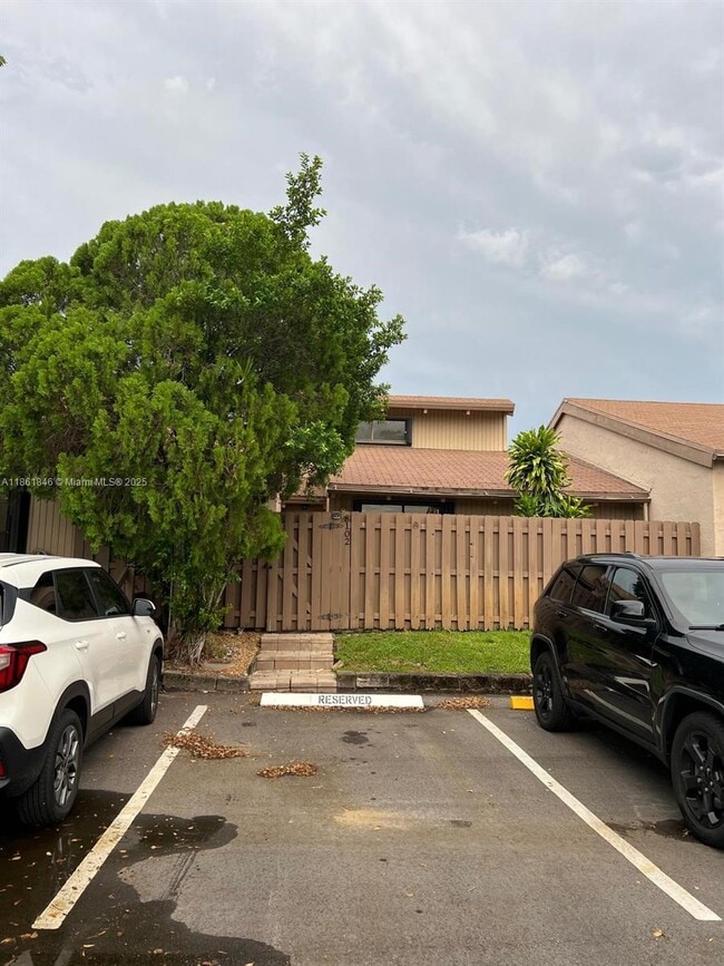 Building Photo - 8102 SW 20th Ct Rental