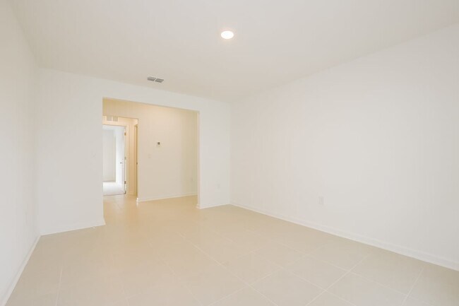 Photo - 1348 Blue Ash Ln