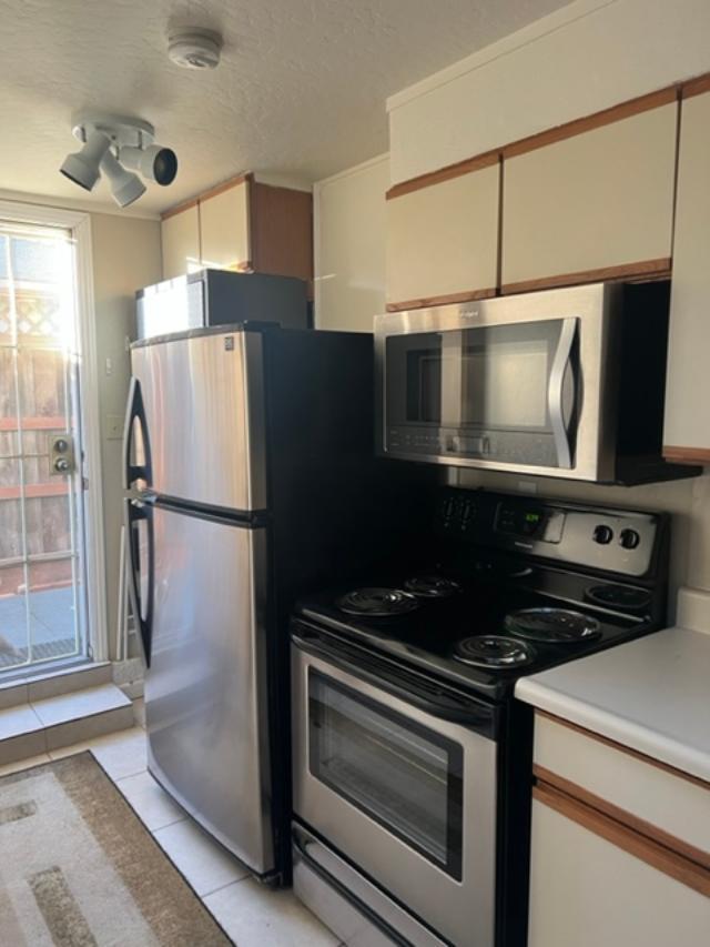 KITCHEN - 388 N Park Victoria Dr Apartment Unit CUSTOM STUDIO