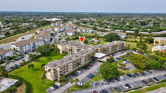 Building Photo - 9355 SW 8th St Unit 425 Rental