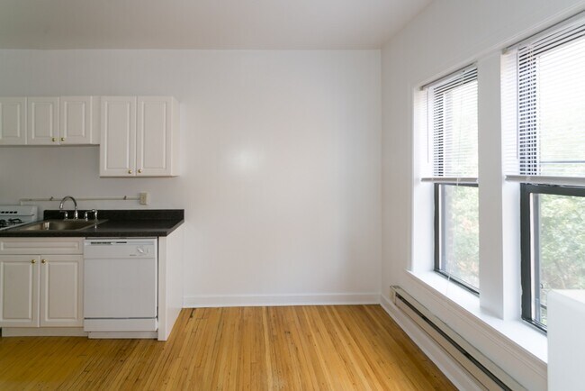 Photo - 3754 N Fremont St Unit W4