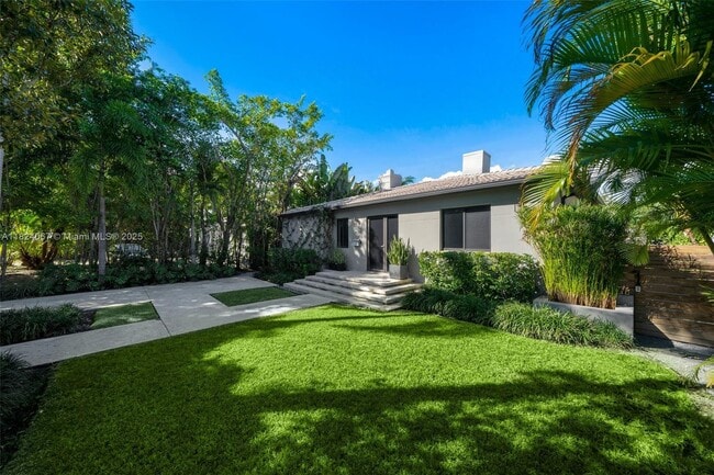 Photo - 861 NE 74th St