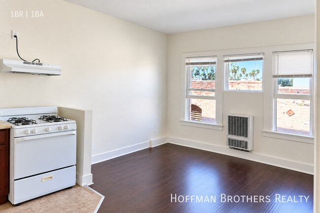 537 S Kenmore Ave Unit 205