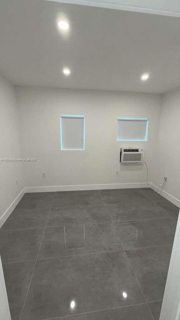 Photo - 935 Jefferson Ave Unit 6