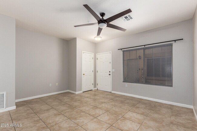 Photo - 525 N Miller Rd Unidad 142