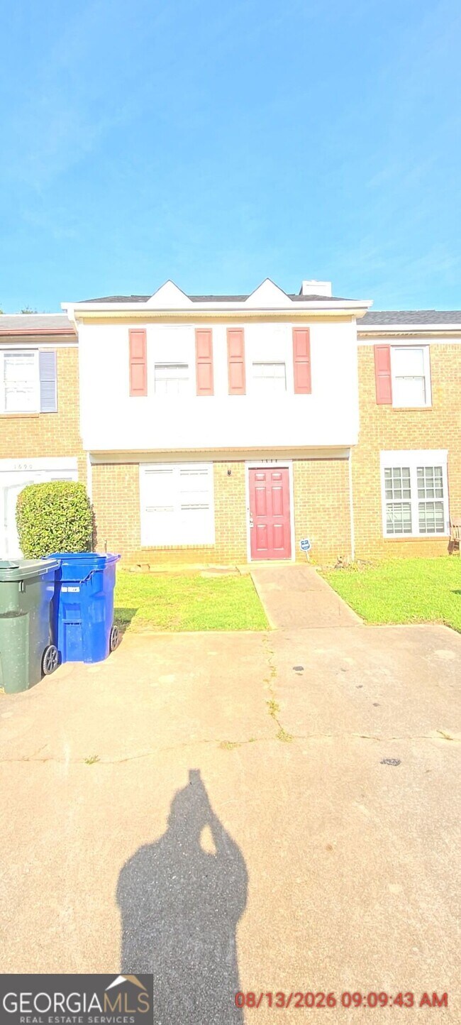 Building Photo - 1688 Winchester Way SE