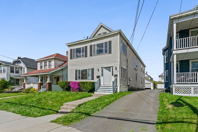 Building Photo - 112 Winthrop Ave