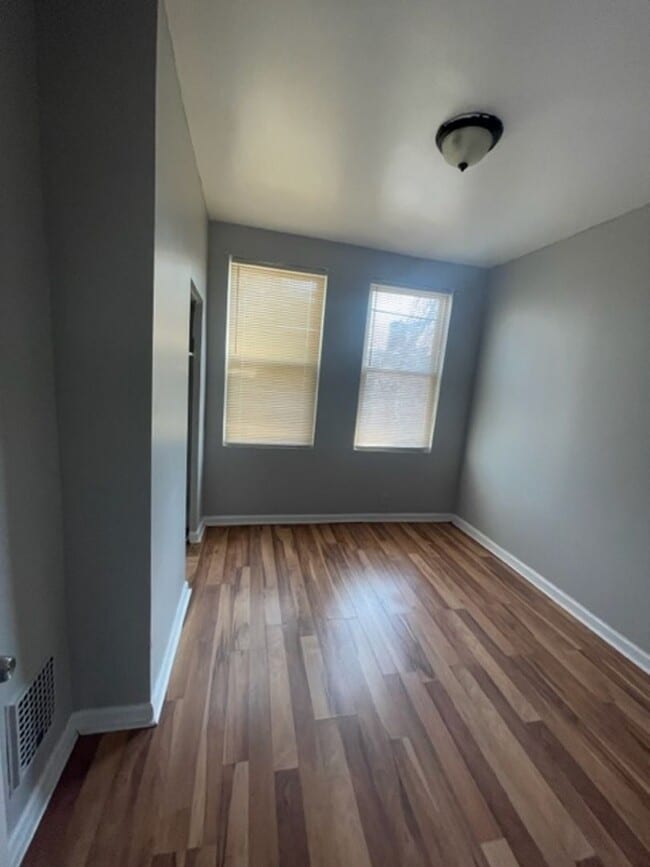 Building Photo - 4423 N Cleveland St Rental