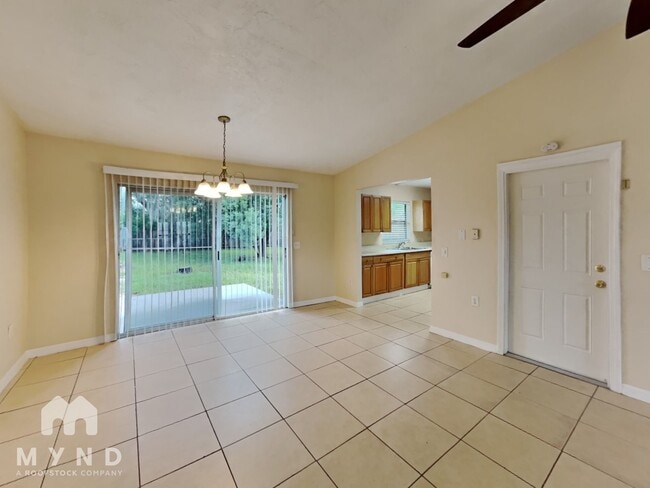 Photo - 1942 Peoria St