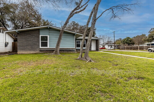 Building Photo - 1002 Sumner Dr Rental