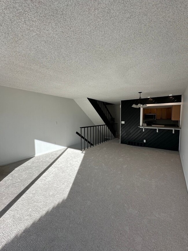 Photo - 2 Bedroom, 2 1/2 Bathroom Townhome located near hospitals and colleges!