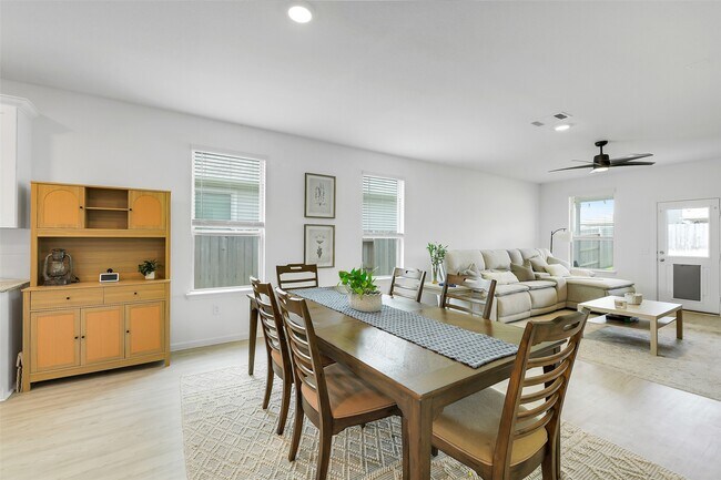 Photo - 16910 Elm Grove Road