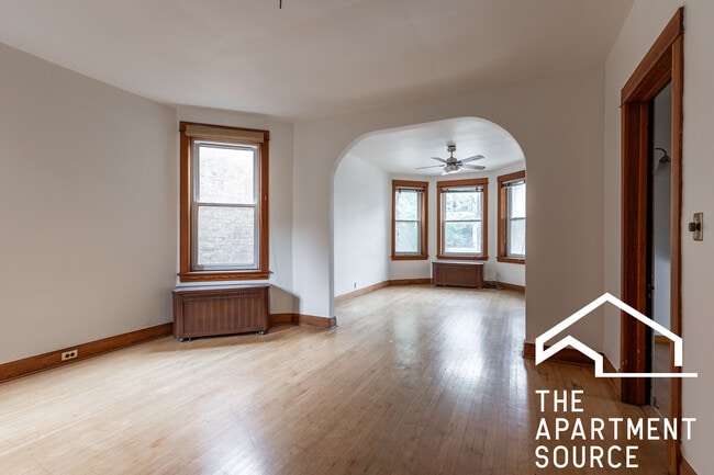 Building Photo - 2042 W Armitage Ave Unit 1 Rental