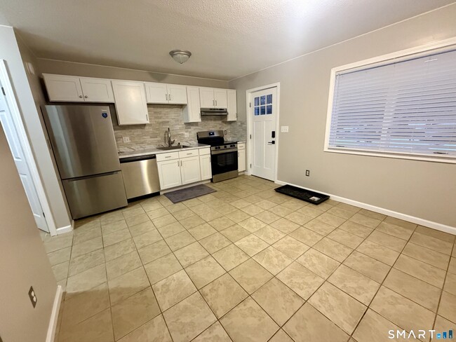 Photo - 21 Oak Ave Ext Unit APT 5