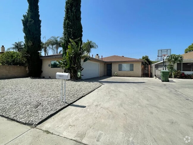 Building Photo - 7313 Reseda Blvd Rental