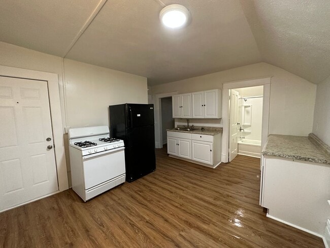 Photo - 823 Geneva SE Unit Apt 2