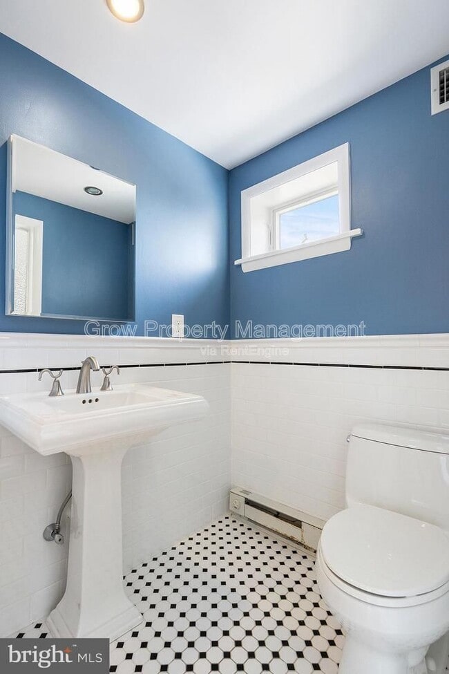 Photo - 755 S 10th St