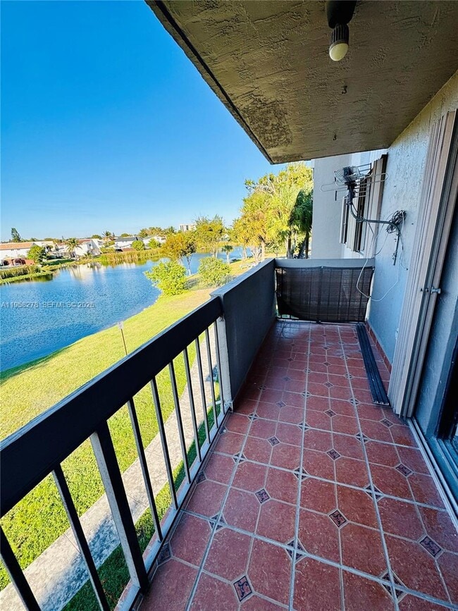 Photo - 1101 SW 122nd Ave Unit 302