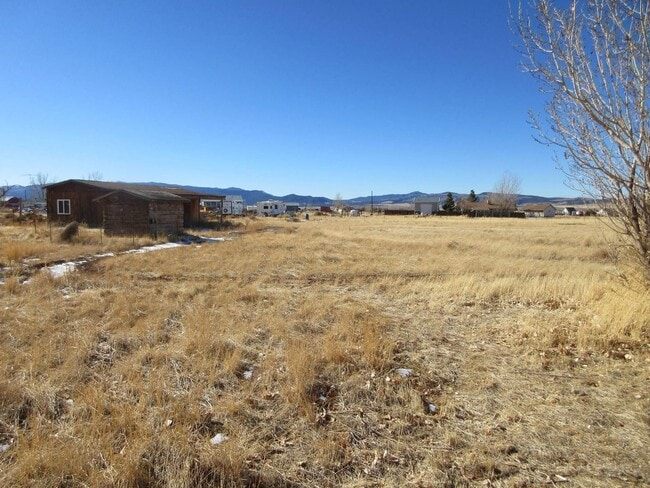 Photo - **Move-in Bonus!!** 2 bedroom 1 bath Ranch Style Setting