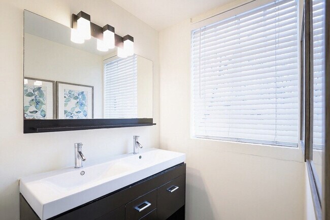 Photo - 1423 Q St NW Unit SI ID1512336P
