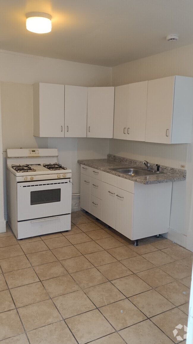 Building Photo - 2022 S Halsted St Unit 2 Rental