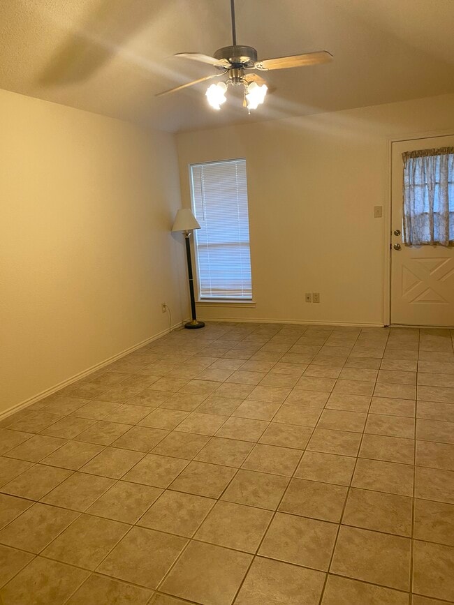 Photo - 201 Brook Cir